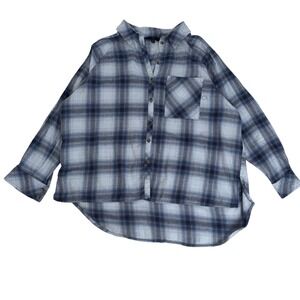 Woman's Plaid Shirt Button Up Size Medium Blue Cowgirlcore Westerncore Basiccore